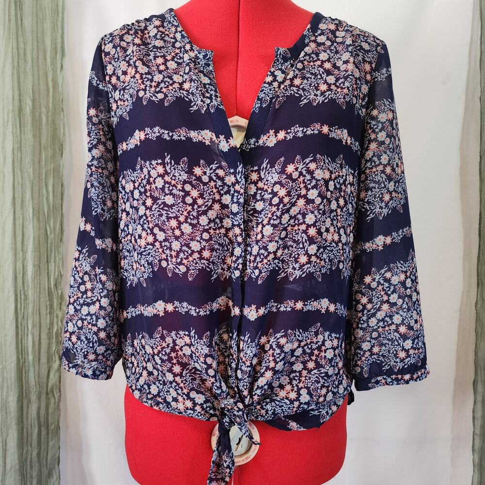 Maurice Blue Floral Button up with Tie Mid sleeves Slight Shear size M